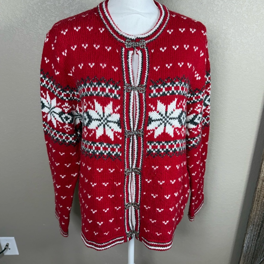 Croft & Barrow Red‎ and White Patterned Sweater